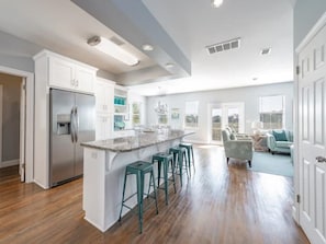 Interior - Amazing 6BR, 3 Min Walk to Beach, Private pool (Destin)