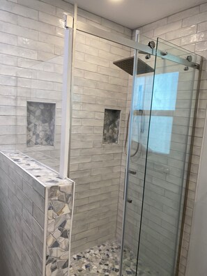 Bathtub, hair dryer, towels