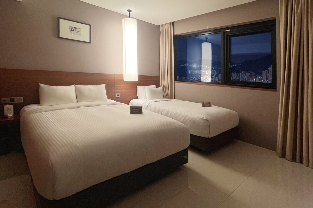 family twin room | premium bedding, down duvets, individually decorated, desk