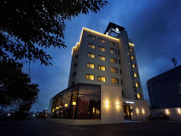 Top Cloud Hotel Gunsan - Gunsan-si