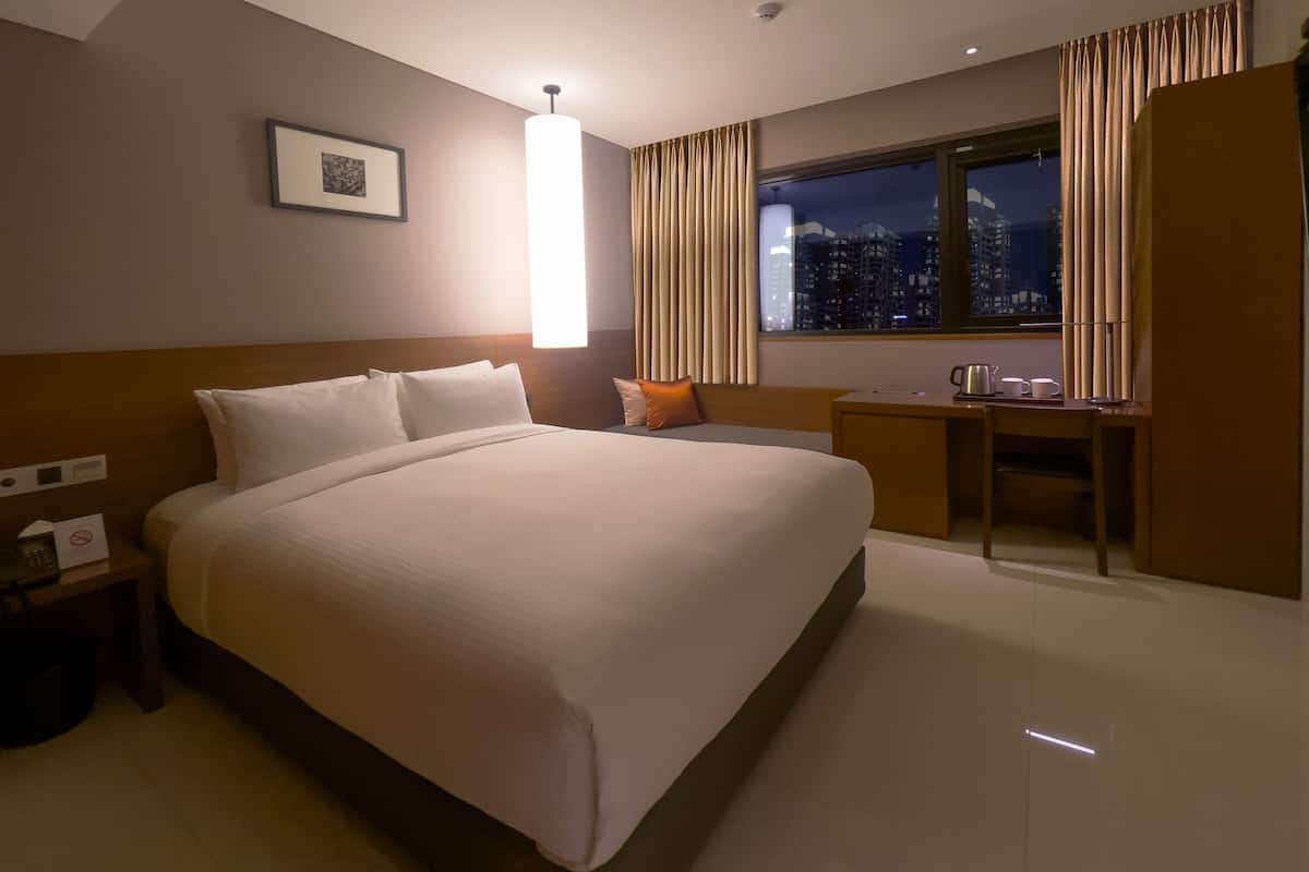 deluxe | premium bedding, down duvets, individually decorated, desk