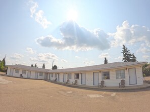 Exterior - Westview Motel (Vegreville)