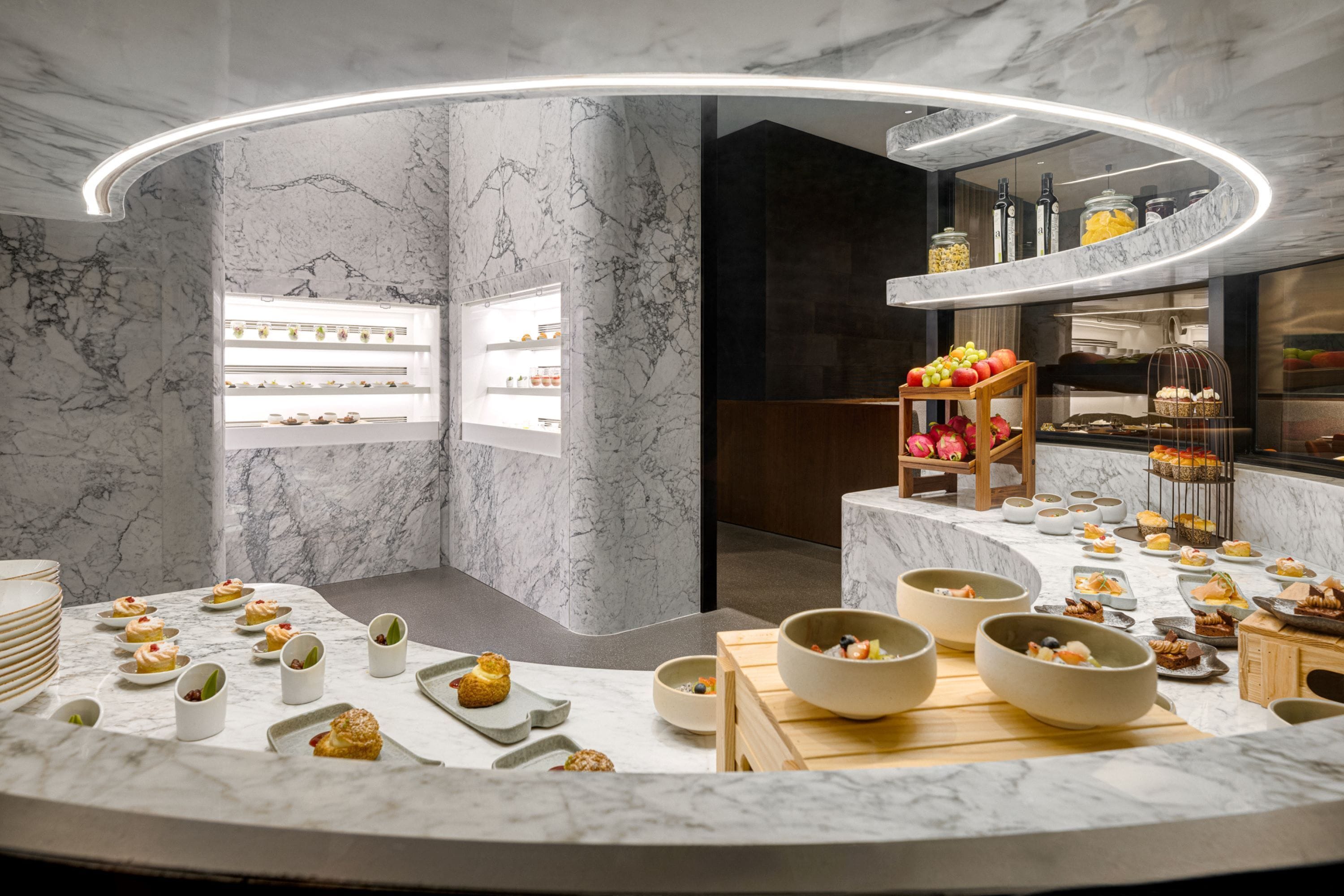 4 restaurants, breakfast, lunch, dinner served; international cuisine