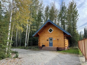 Exterior - Moose Tracks Cabin in North Pole, Alaska (North Pole)