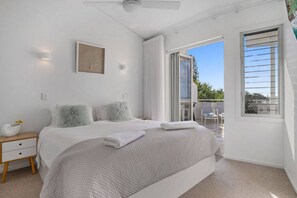 3 室のベッドルーム、アイロン / アイロン台、WiFi、ベッドシーツ