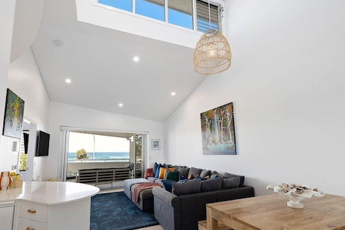 Lennox Head Waves Beachfront Penthouse