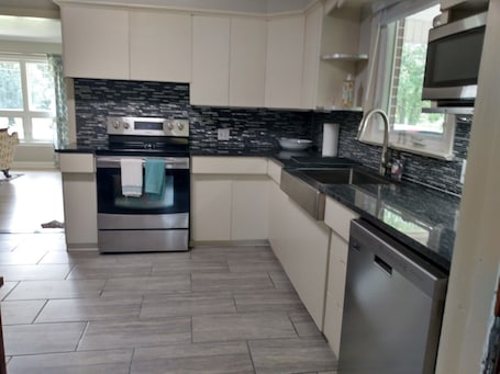 Private kitchen. Family Friendly Fully Renovated Quiet House