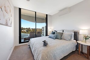 3 bedrooms, iron/ironing board, WiFi, bed sheets - Luxury overlooking the Yarra (Abbotsford)