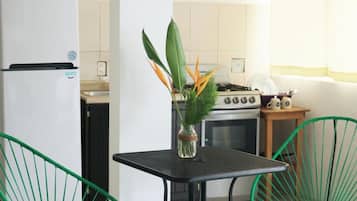 Kamar, 1 kamar tidur, Boleh Merokok, balkon | Dapur pribadi