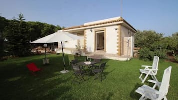 Apartment, 1 Schlafzimmer, Raucher, Terrasse | Speisen im Freien