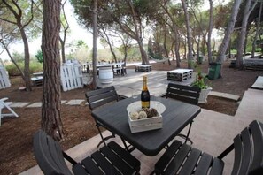 Apartment, 1 Bedroom, Smoking, Patio | Outdoor dining
