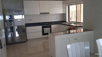 Apartment, 3 Bedrooms, Smoking, Balcony | Interior