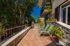 Apartment, 2 Bedrooms, Smoking, Terrace | Property grounds