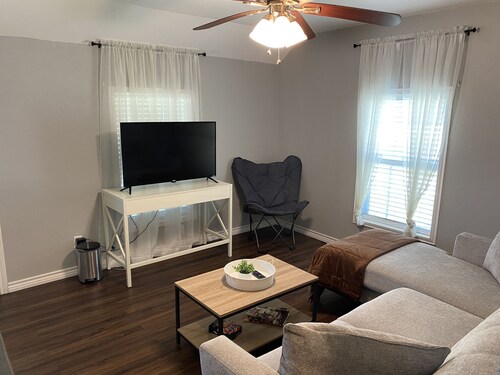 3 Bedroom,1 bath Comfortable and affordable house in Convenient location couple of minutes from the beach.