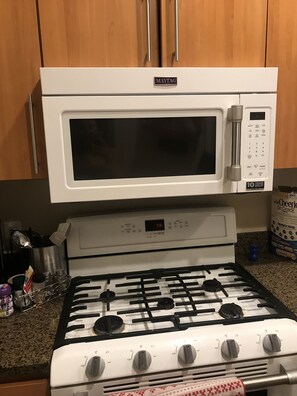 Private kitchen - Awesome and comfy 2 bed 2 bath in North Scottsdale...You will love it! (Phoenix)