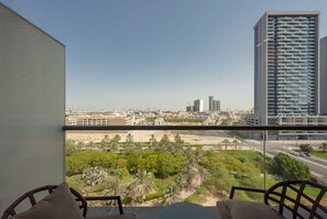 المنطقة المحيطة بالمنشأة