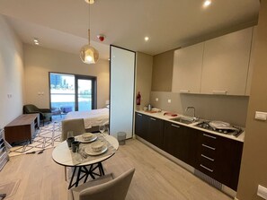 Studio (0 Bedroom) | Living area - Gorgeous Studio With Balcony Park View (Dubai)