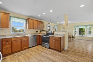 Fridge, microwave, oven, stovetop - The Three Fish Inn | 1,110 ft. to the beach | Private Pool, Hot Tub (Duck)