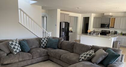20 Minutes from Pechanga Casino** Menifee, CA. 6 bedrooms 5 bathroom House