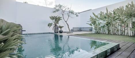 Kolam renang outdoor