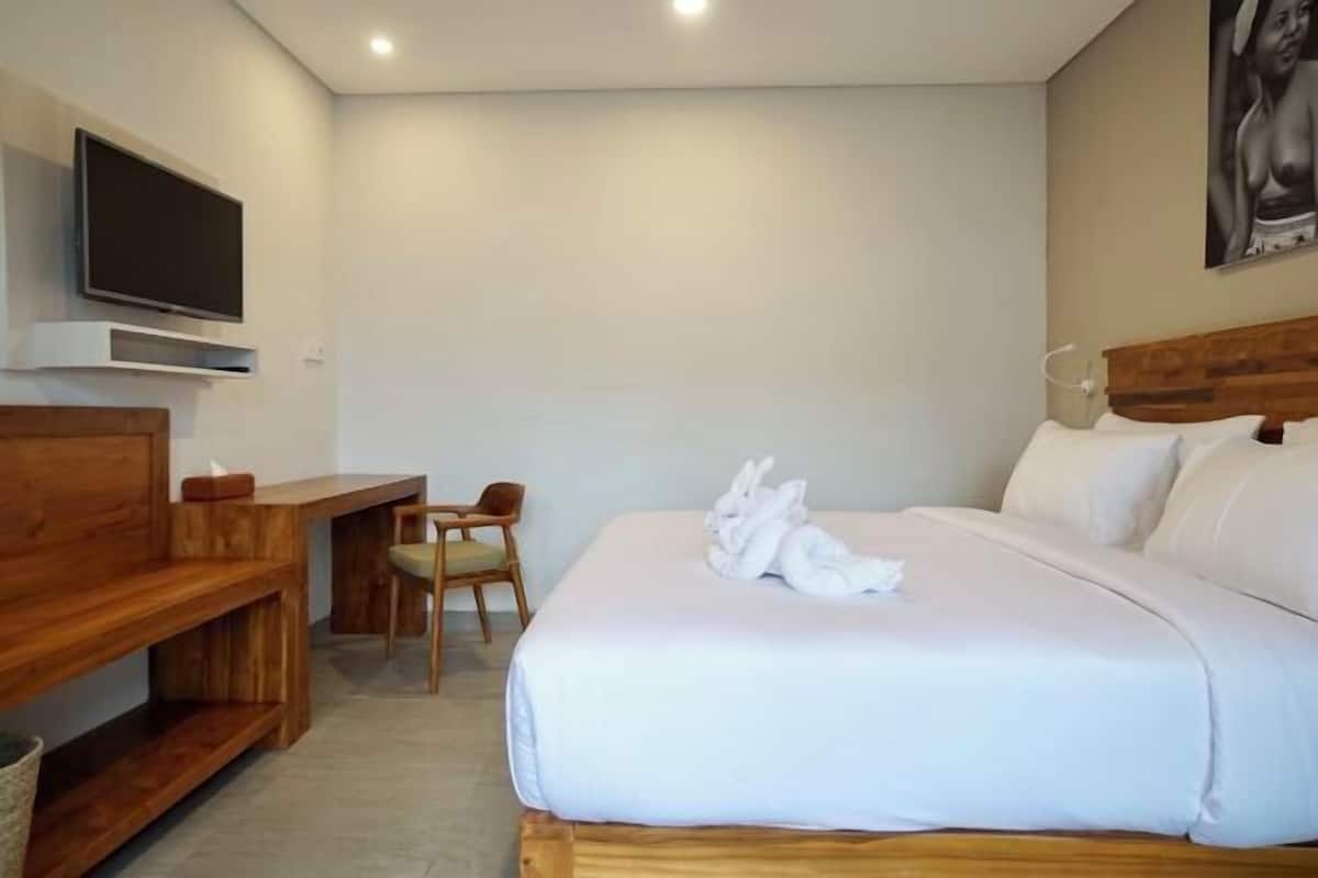 3 kamar tidur, brankas, meja kerja, dan Wi-Fi gratis