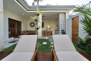 Villa, 3 Schlafzimmer, eigener Pool | Blick auf den Innenhof