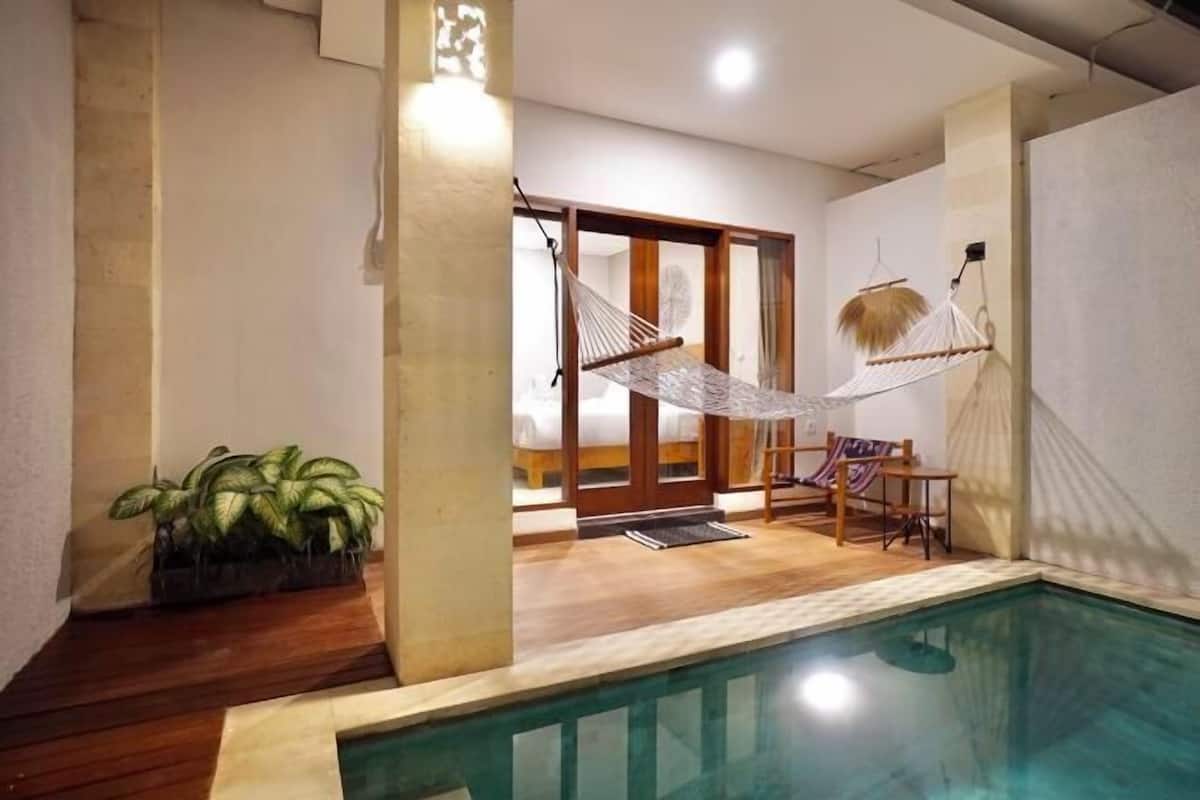 3 kamar tidur, brankas, meja kerja, dan Wi-Fi gratis