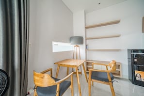 Villa, 1 habitación, alberca privada | 1 habitación, caja de seguridad en la habitación y escritorio 