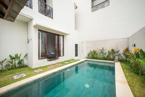 Outdoor pool - Little Nuts Villa (Jimbaran)
