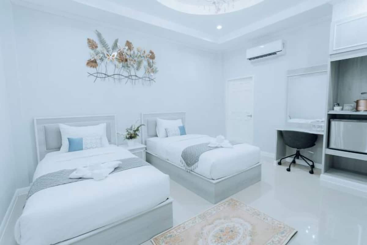 Free WiFi, bed sheets