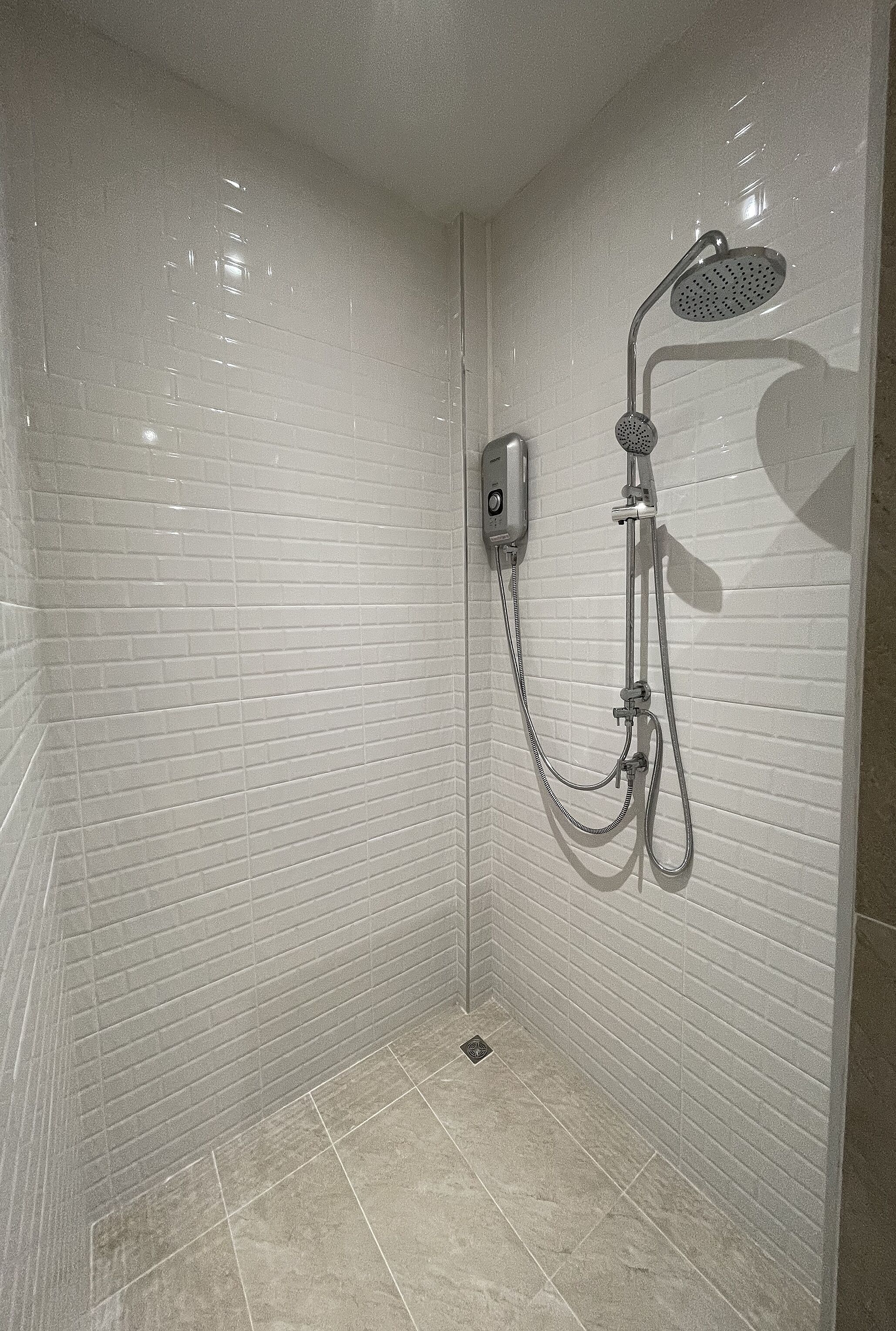 double room | bathroom | shower, towels