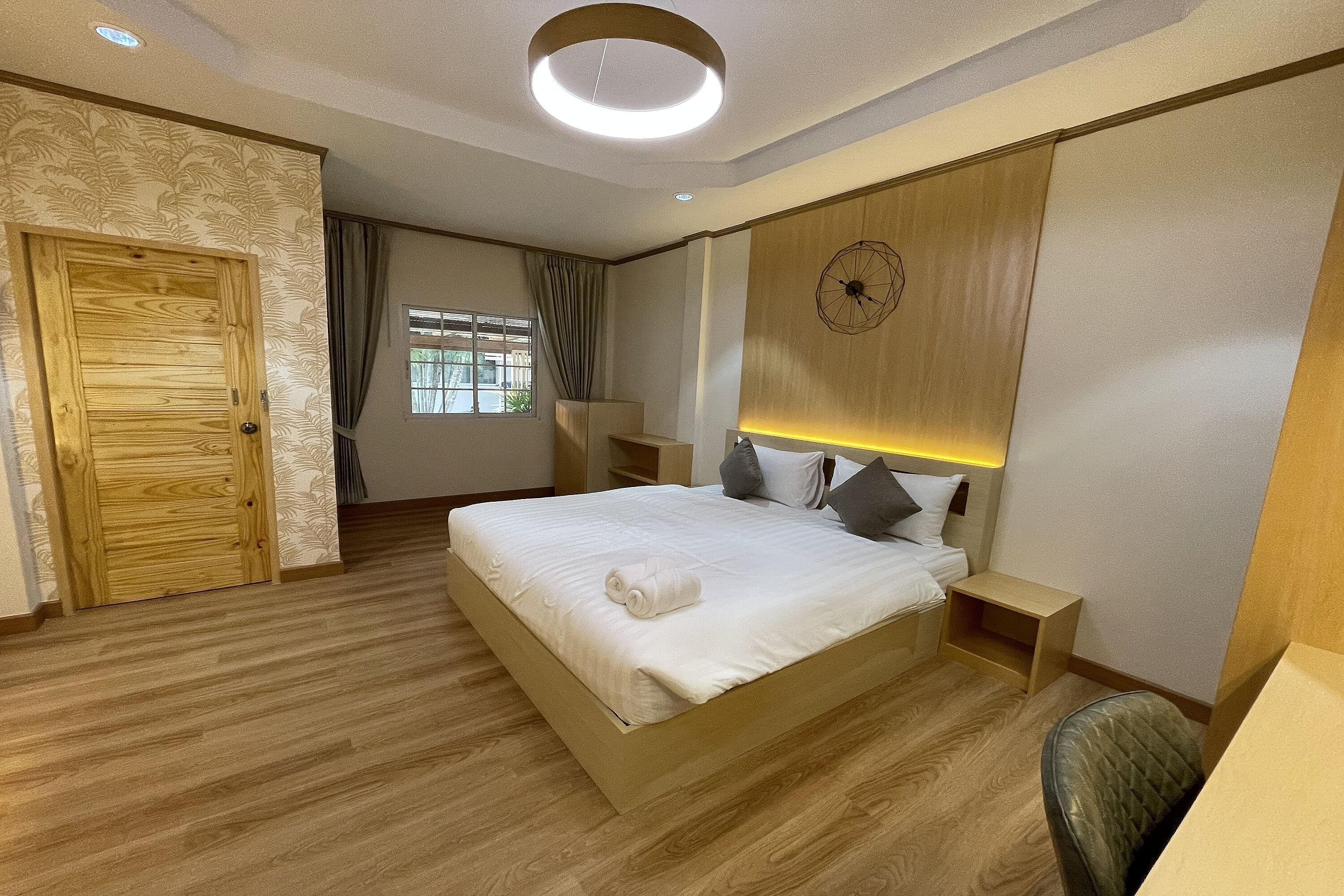 double room | desk, free wifi, bed sheets