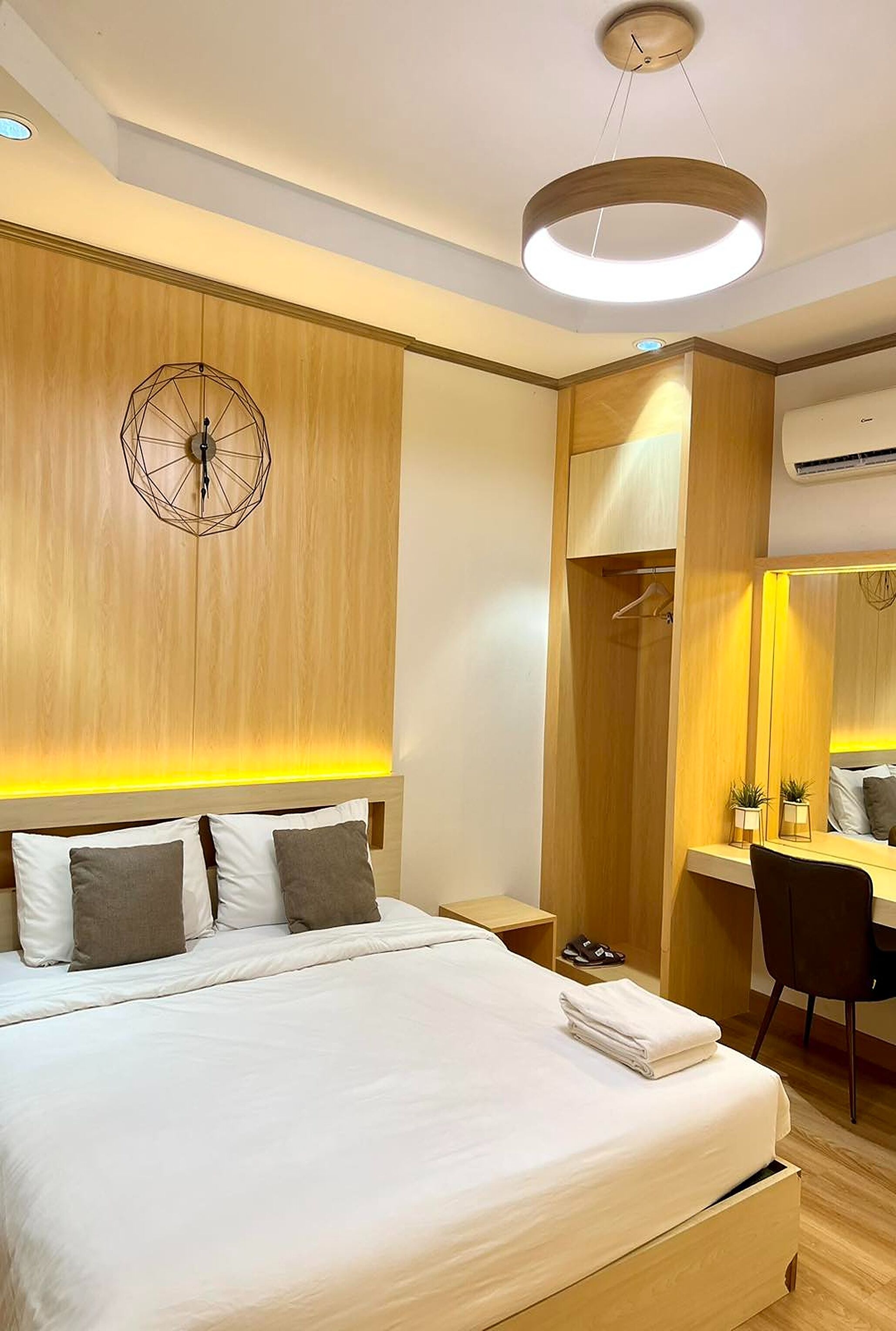 double room | desk, free wifi, bed sheets