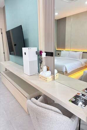 Room, 1 King Bed | Desk, free WiFi, bed sheets - Bb House & Resort (Khon Kaen)