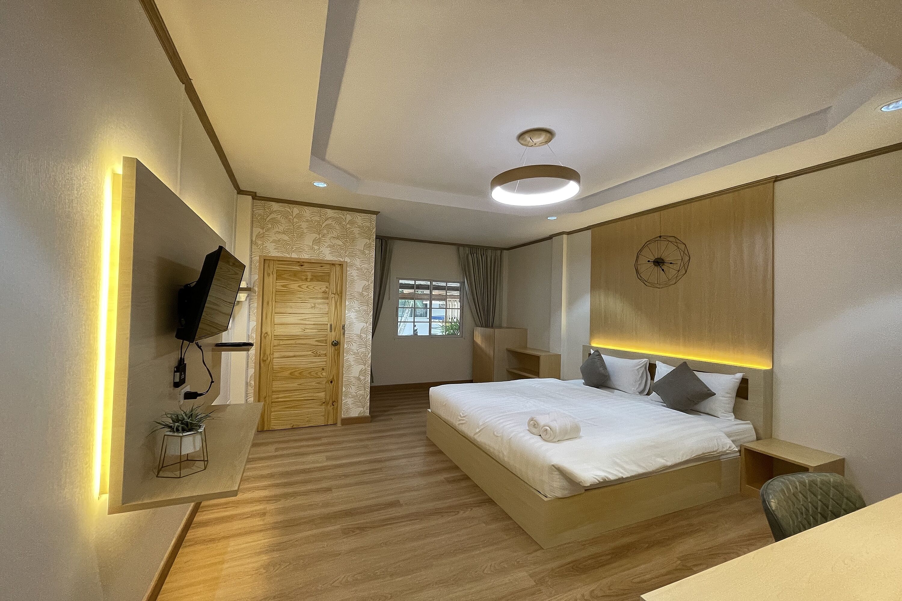 double room | desk, free wifi, bed sheets