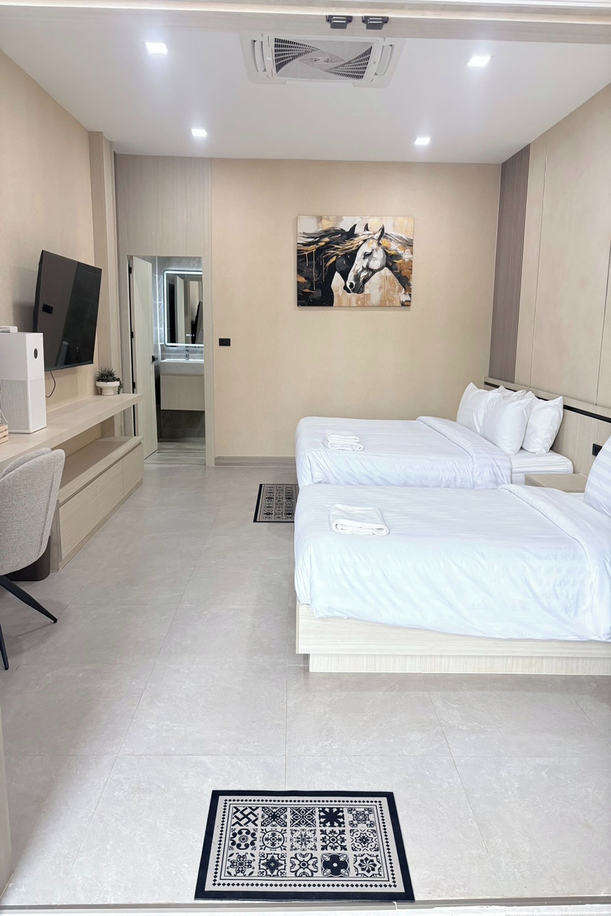 Studio Suite | Meja kerja, Wi-Fi gratis, dan seprai linen