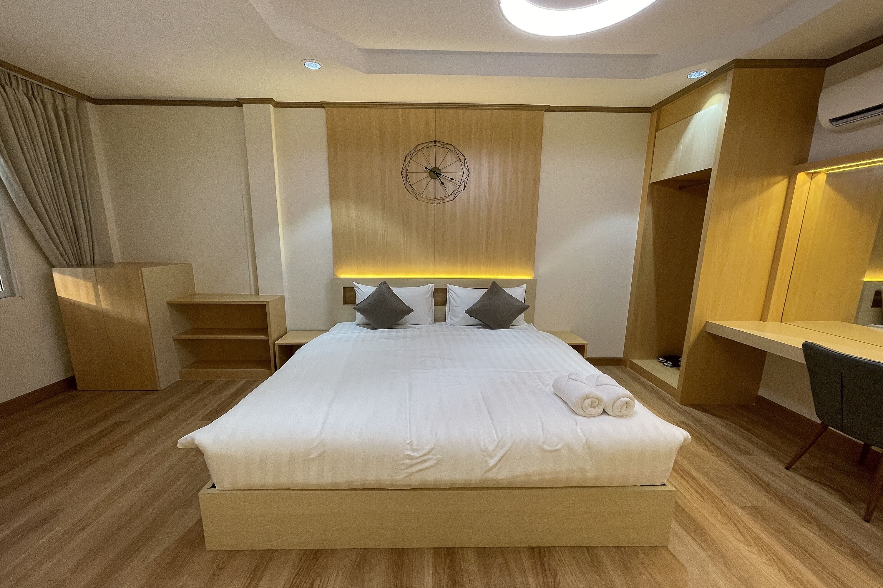double room | desk, free wifi, bed sheets