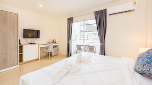 In-room safe, desk, iron/ironing board, free WiFi - Mystays Phuket (Ko Kaeo)