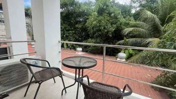 In-room safe, desk, iron/ironing board, free WiFi