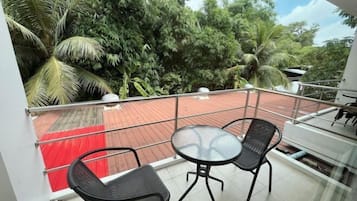 In-room safe, desk, iron/ironing board, free WiFi