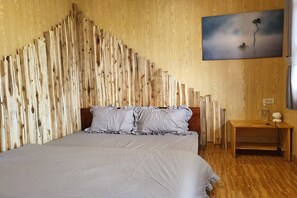 Cosy Homestay Double Room | Soundproofing, free WiFi - Books Home Dalat (Da Lat)