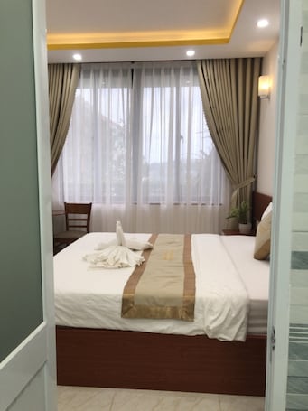 Minibar, escritorio, wifi gratis y ropa de cama