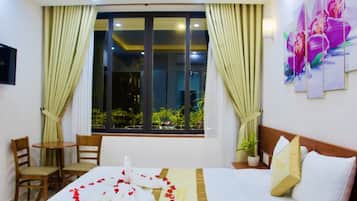 Deluxe Room, Balcony | Minibar, desk, free WiFi, bed sheets