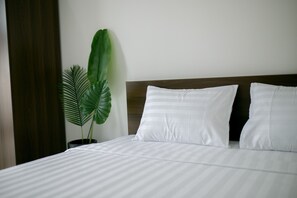 Deluxe Double Room | Desk, free WiFi, bed sheets - Duong Chau Boutique Hotel (Bien Hoa)