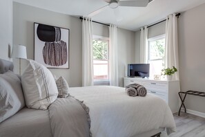 3 bedrooms, desk, iron/ironing board, travel cot