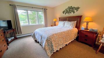 2 bedrooms, WiFi (free), bed sheets