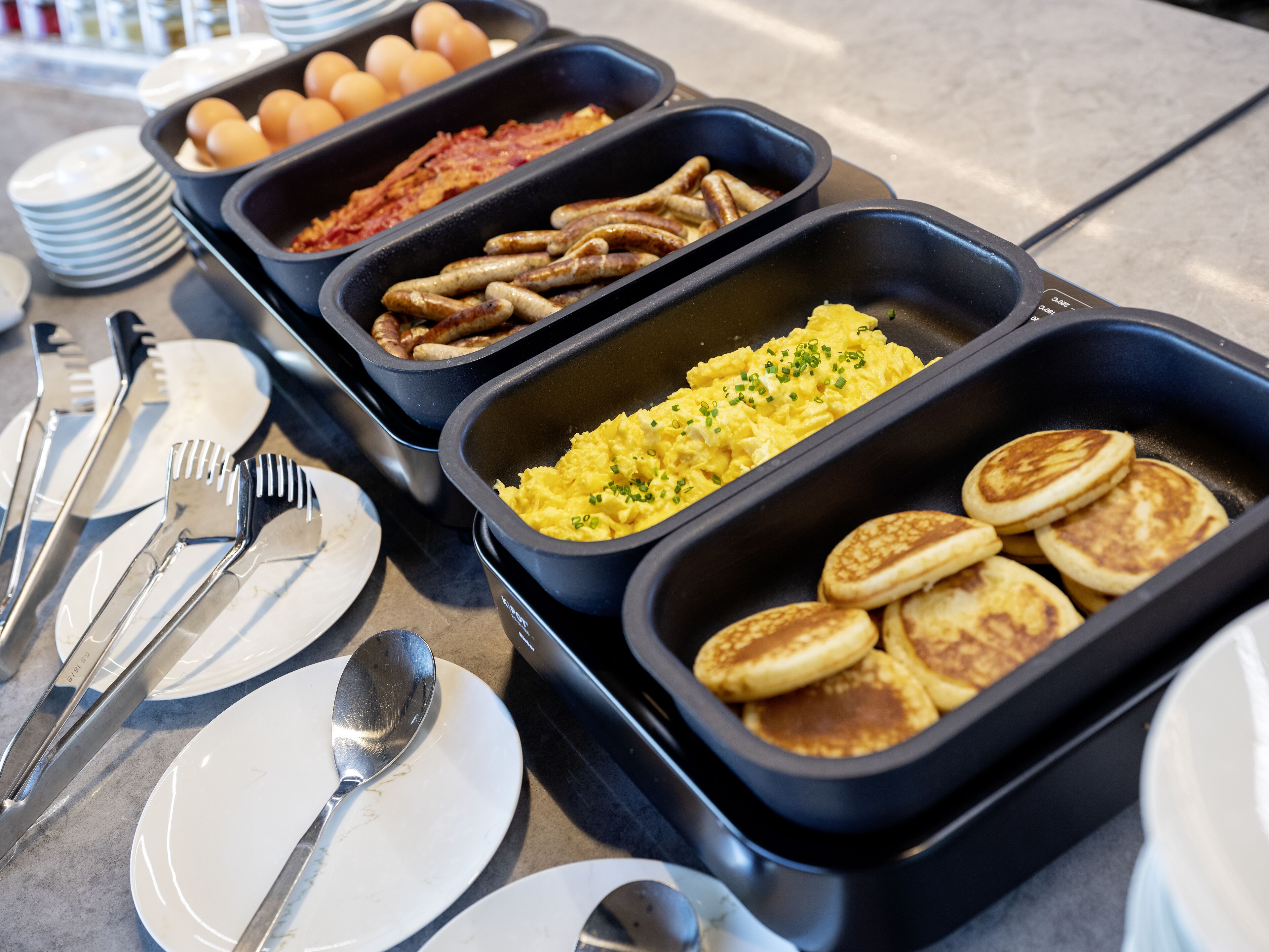Desayuno buffet diario (EUR 28 por persona)