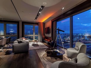 SkyLoft | Schallisolierte Zimmer, Bügeleisen/Bügelbrett, kostenloses WLAN