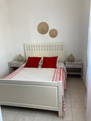 2 bedrooms, bed sheets