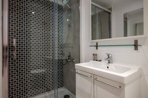 Hair dryer, towels